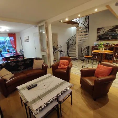 Face A La بيت للعطل *