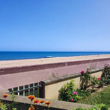 بيت للعطل Face A La